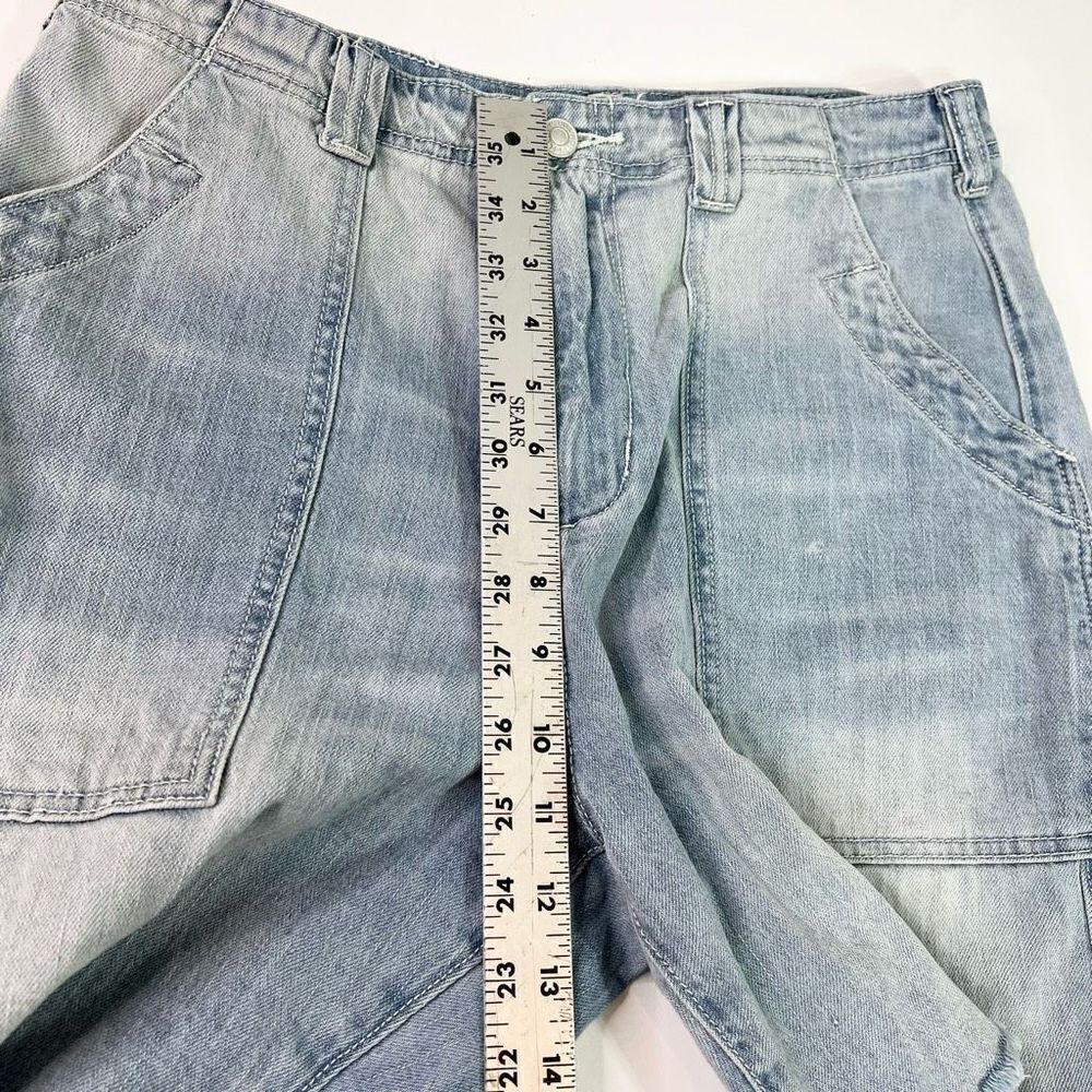 Pilcro Bermuda Shorts Women's 27 Blue Oversized Pockets Cutoff Frayed Hem Denim - Picture 3 of 12